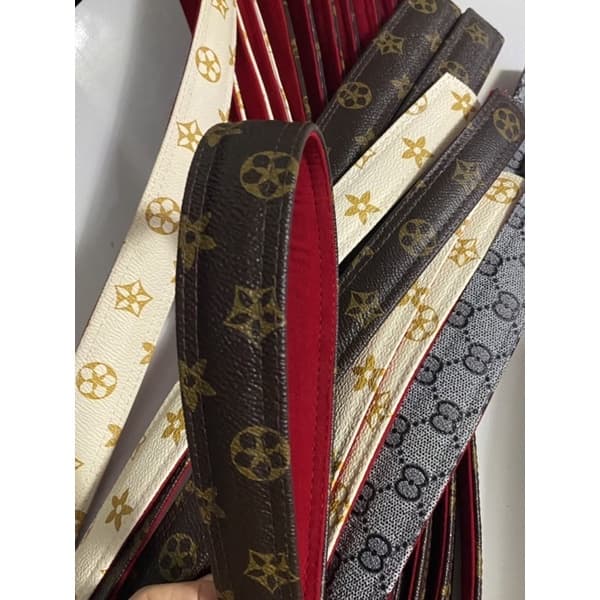 สายหิ้วลําโพงDIYขนาด1.5นิ้วด้านหลังบุด้วยผ้าหนังกลับสีแดงมีดันทรงด้านในแข็งแรง(ถ้าให้เจาะรูแจ้งทางแซทคะ)