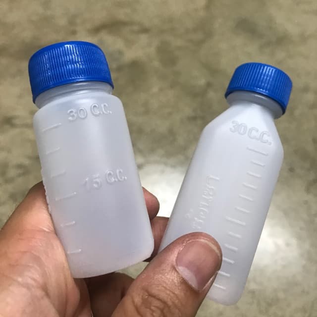 (แพ็ค 100 ใบ) ขวดยาน้ําฝาน้ําเงิน 30 ml รูปที่ 1