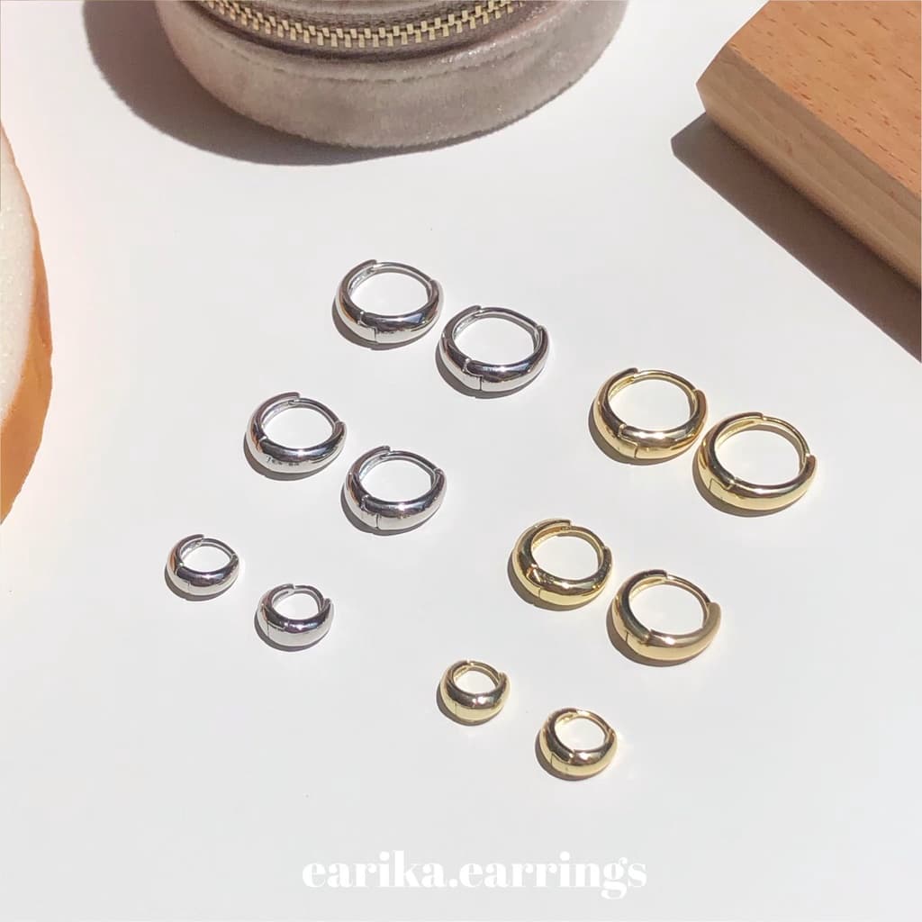 earika.earrings - simple hoop ต่างหูห่วงก้านเงินแท้ชุบทองคําขาว/ทอง (มี 2 สี, 3 ขนาด) เหมาะสําหรับคนแพ้ง่าย