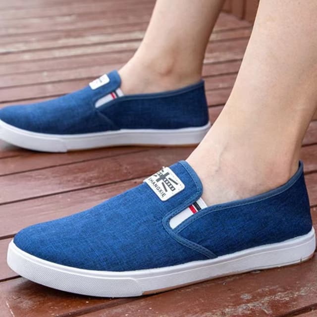 แบบสวม เนื้อนิ่ม ใส่สบาย ราคาถูก รองเท้าโลฟเฟอร รุ่น256