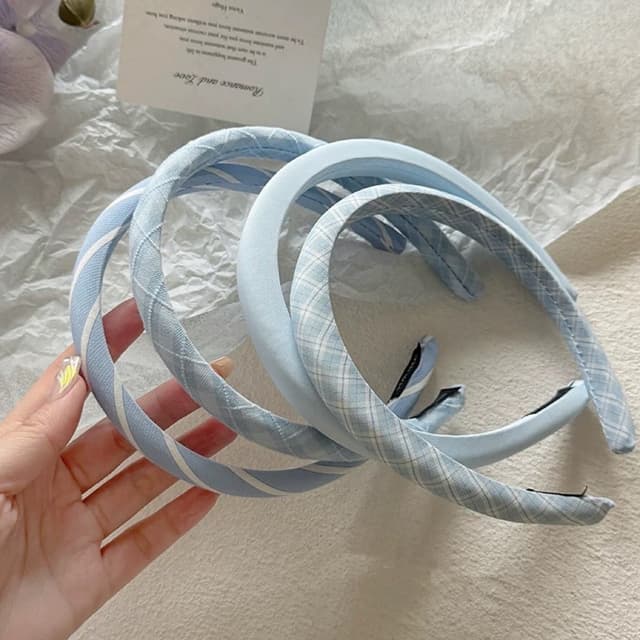 ที่คาดผมโทนสีฟ้า มีให้เลือกหลายแบบ พร้อมส่งมาใหม่