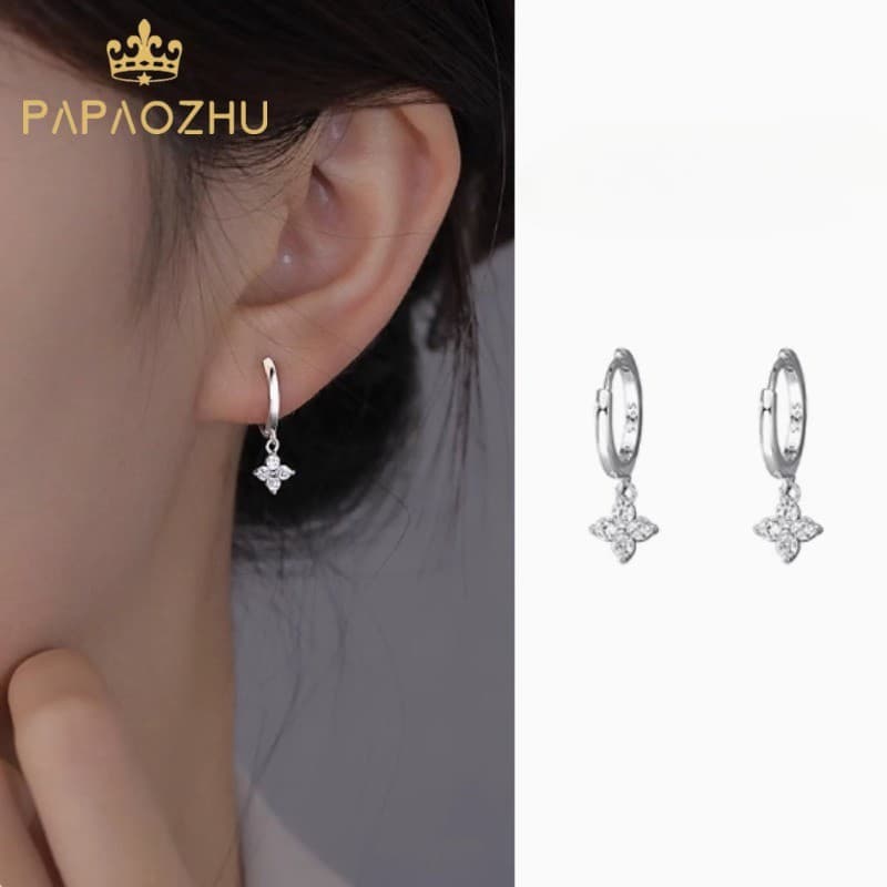 Papaozhu Elegant s925 Silver Sparkling Zircon Clover Hoop ต่างหูสําหรับผู้หญิงสาวแฟชั่น Lucky Ear…