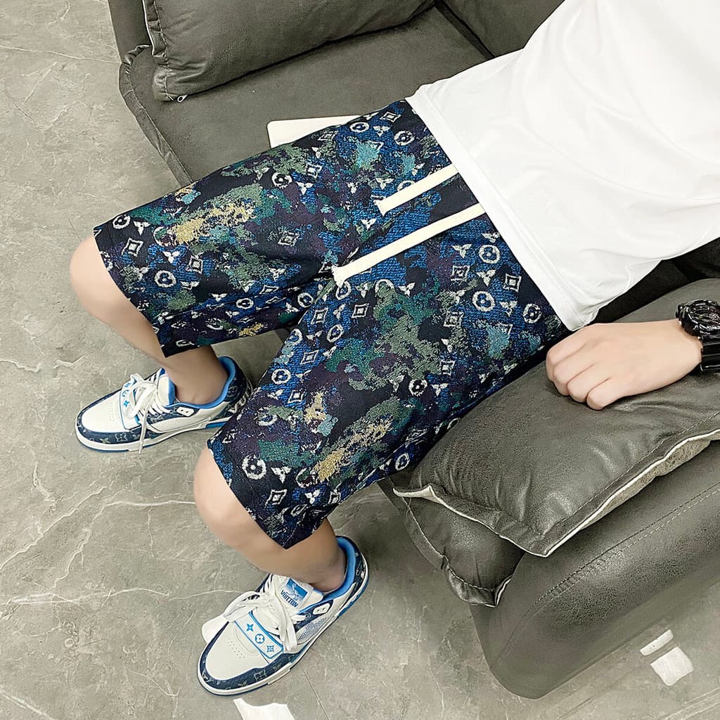 SH101 HOME กางเกงขาสั้นแฟชั่นน่ารัก สามารถสวมใส่ได้ทั้งชายหญิง ลวดลายสมัยใหม่ใส่สบาย QC-DK8010