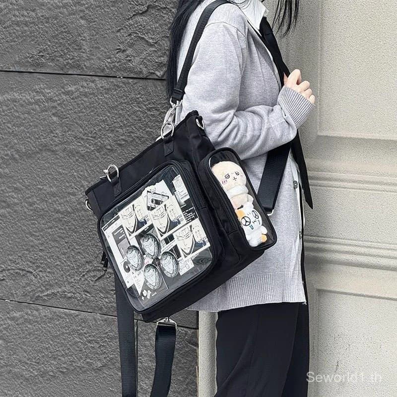 Se.W Ita Bag 3way อิตะแบค กระเป๋าเป้สะพายข้างขนาดใหญ่ กระเป๋าติ่งใส่เข็มกลัดตุ๊กตา กระเป๋านักเรียนคอมมิวเตอร์…