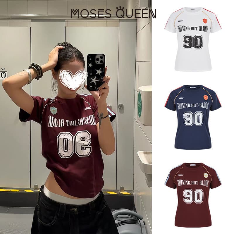 MOSESQUEEN ความเมตตา อเมริกันย้อนยุคกีฬาสไตล์ตัวอักษรแขนสั้นฤดูร้อนสบายๆเสื้อยืดคอกลมแขนสั้นทรงหลวมสําหรับผู้ห…