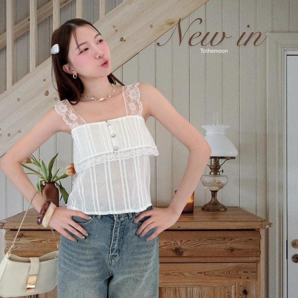 Minnie cami : เสื้อสายเดี่ยว สายลูกไม้ กระดุมเพชร เนื้อผ้าคอตตอนทอลาย หน้าอกเป็นผ้า 2 ชั้น KN.Clothes