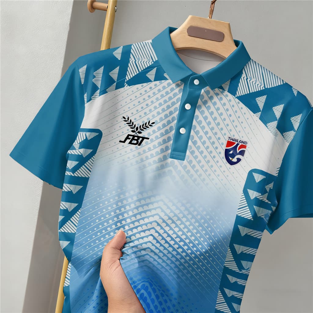 สีดําเสื้อโปโล พิมพ์ลาย ทรงผู้ชาย ทรงผู้หญิง เสื้อโปโลผู้ชายมีหลายสีให้เลือกเสื้อโปโลลายไทย ใส่ทํางาน…