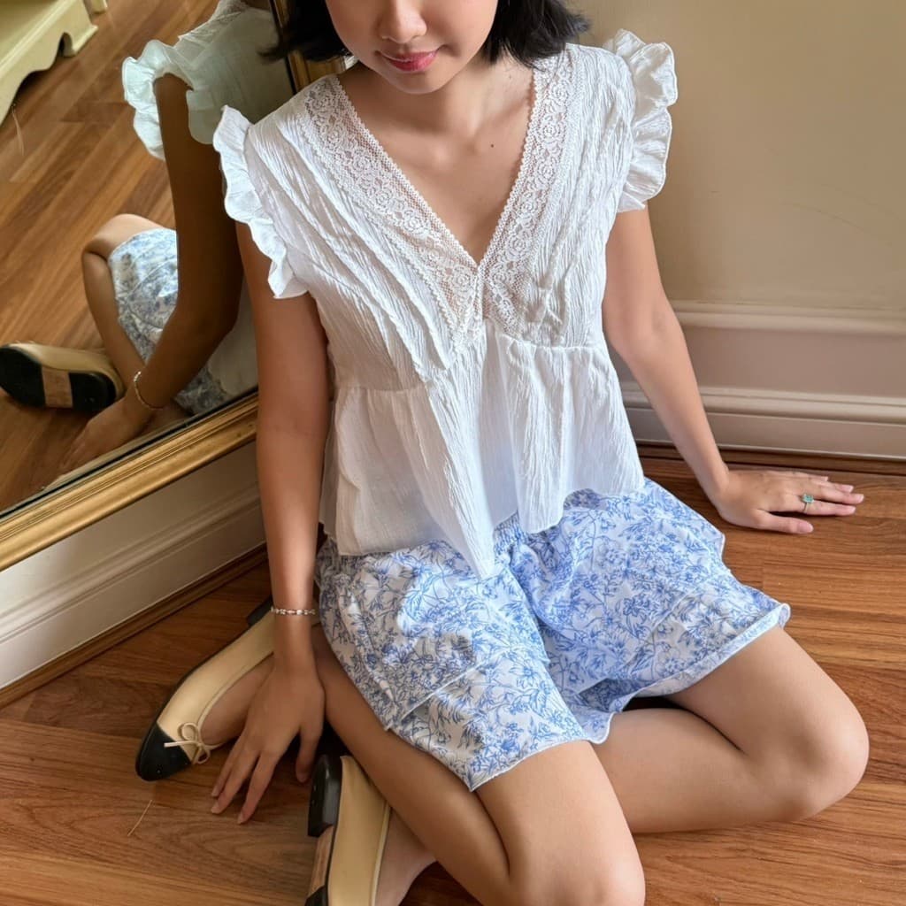 FLORE | Florence Top เสื้อแขนกุดลูกไม้ รูปที่ 1