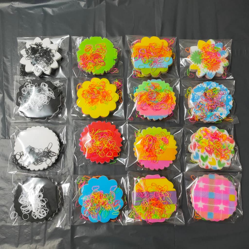 แบบ100แผ่น/ถุง คละสี คละลาย สีรุ้ง กระดาษสาห่อเหรียญโปรยทาน (พร้อมยางรัดสีสวย)งานบวช งานทําบุญ งานศพ