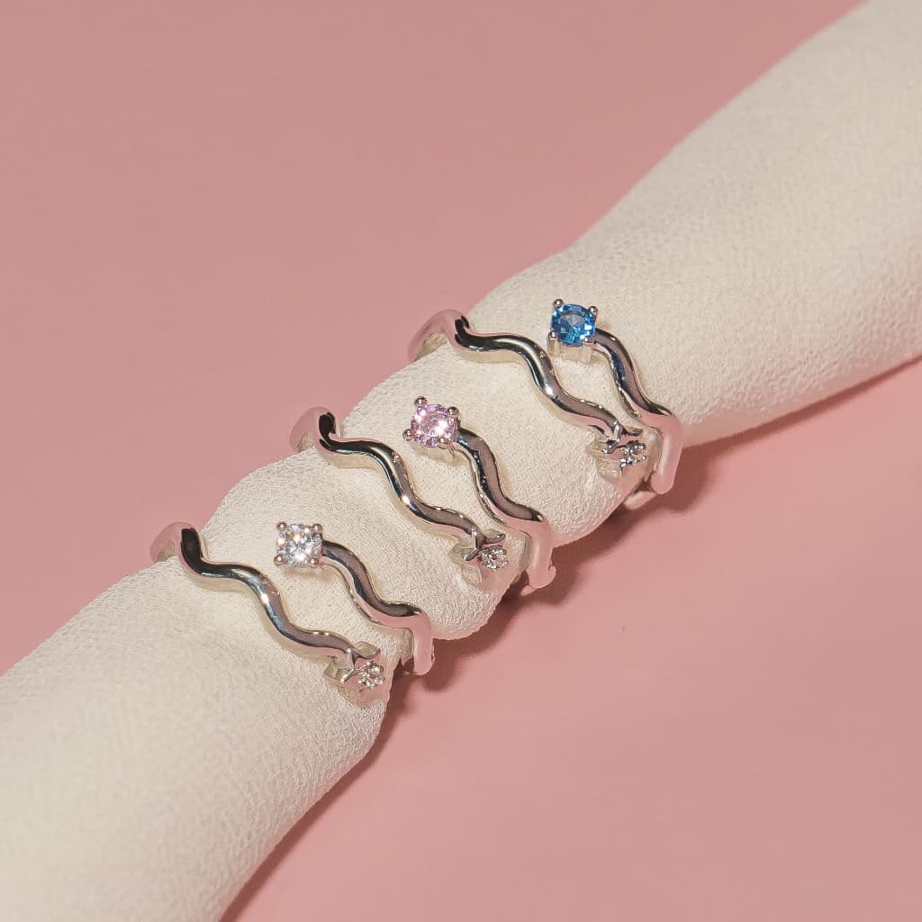 Petite Gwen Ring แหวนแบบหยักปรับขนาดได้