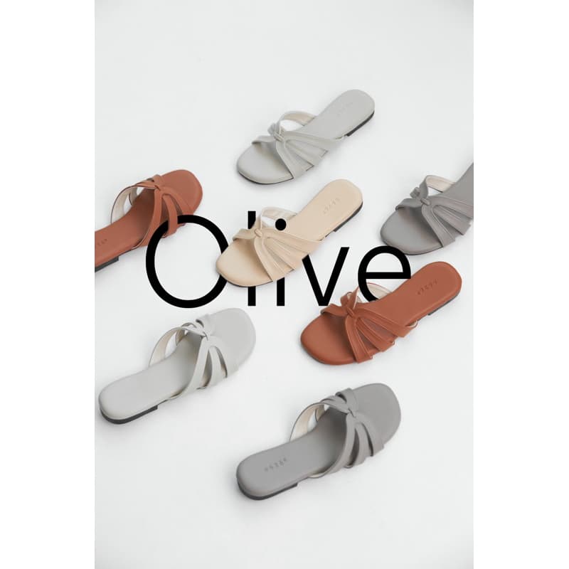 (มีส่งด่วน) Olive 5 สี รองเท้าแตะเสริมฟองน้ําพิเศษนุ่มหนา สายคาดนิ่ม
