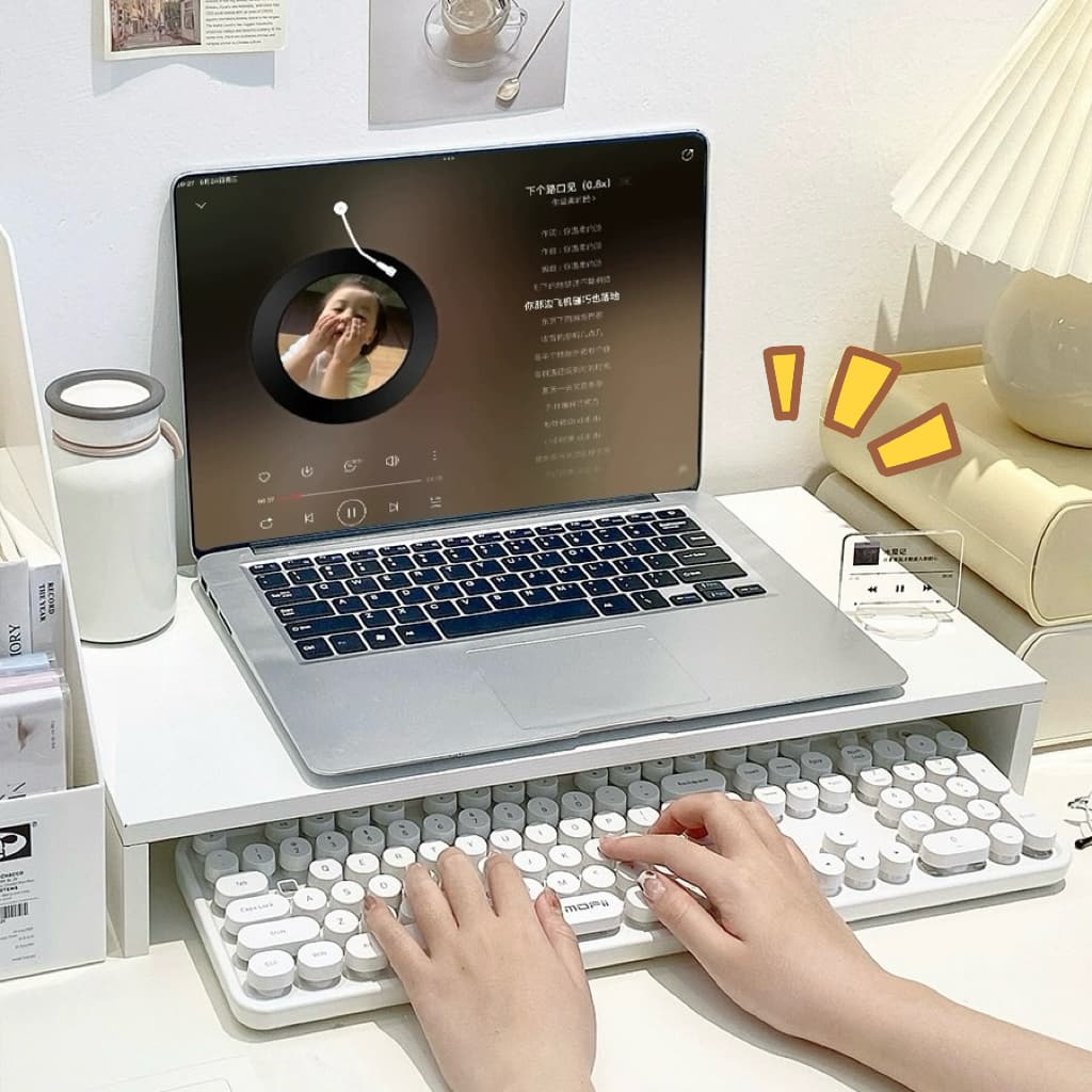 ชั้นวางจอคอม ที่วางโน๊ตบุ๊ค สีไม้ และสีขาว สีดํา วางจอคอม วางโน๊ตบุ๊คได้ ชั้นวางของ monitor table เก็บของ