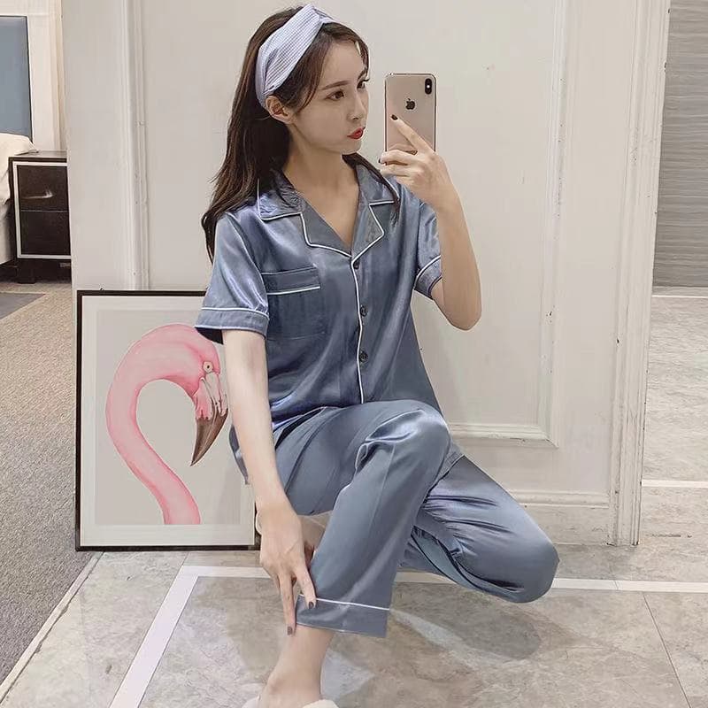 6666 SBT ชุดนอนผู้หญิง ชุดนอนเสื้อ+กางเกง ผ้าซาตินบาง สีพื้น ผ้าไม่ลื่นและไม่หยาบมาก กางเกงทรงขาเรียว…