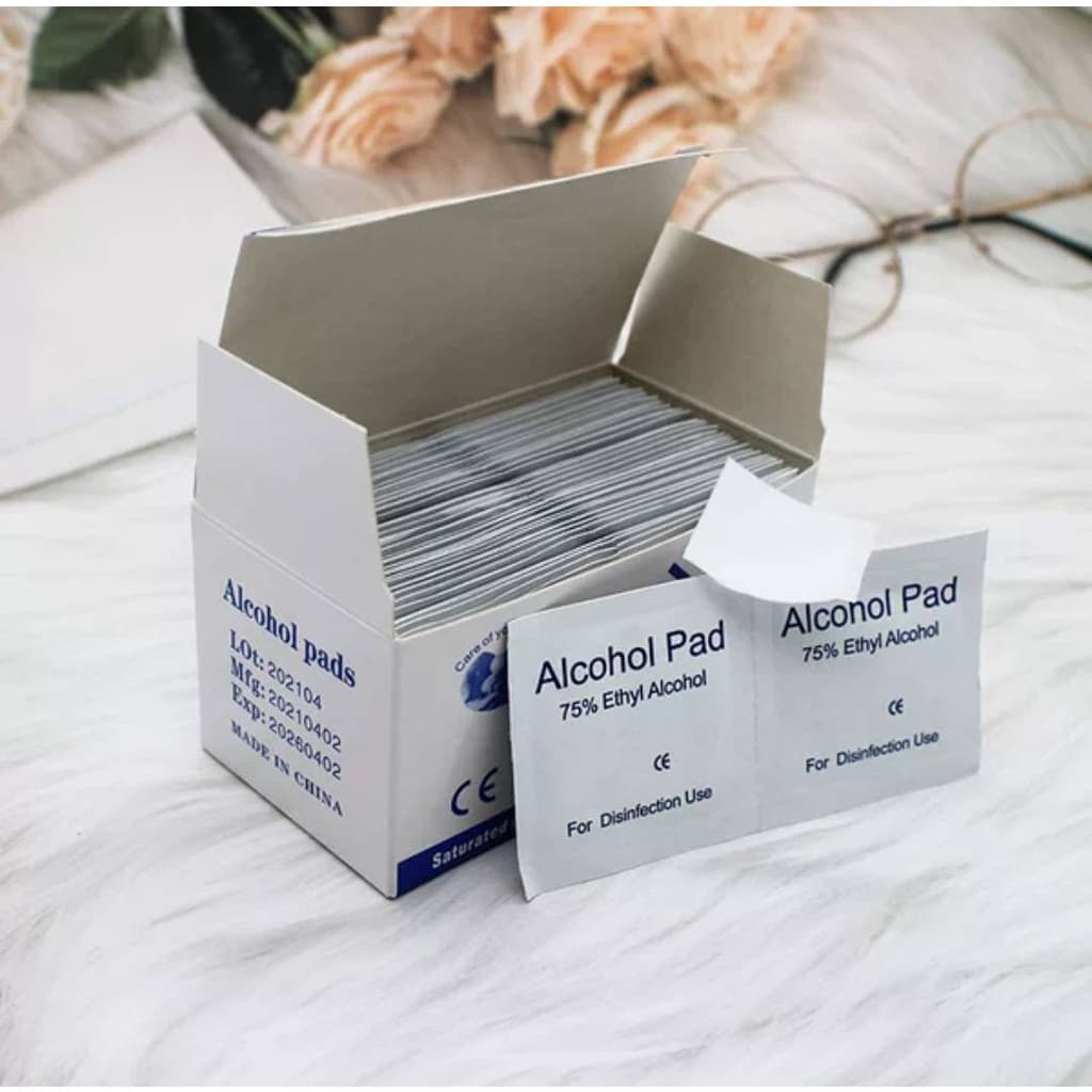 Alcohol pad แผ่นแอลกอฮอล์ 75% เช็ดทําความสะอาด แอลกอฮอล์แผ่น แผ่นทําความสะอาด ฆ๋าเชื้อไวรัส 100 ชิ้น/กล่อง