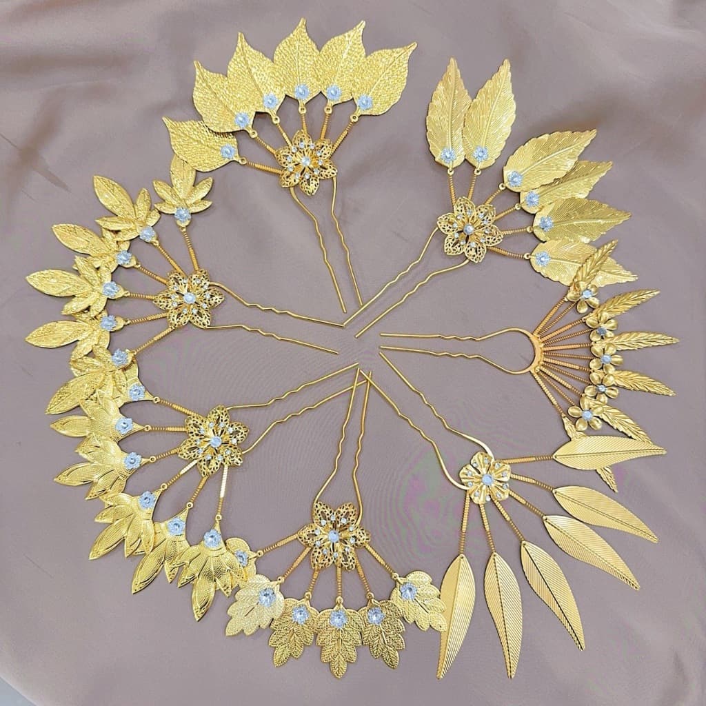 Vintage jewelry เครื่องประดับผม ชุดไทย ปิ่นปักผมออเจ้า สีทอง หลายสไตล์ ปิ่นปักผมใบไม้สีขาว