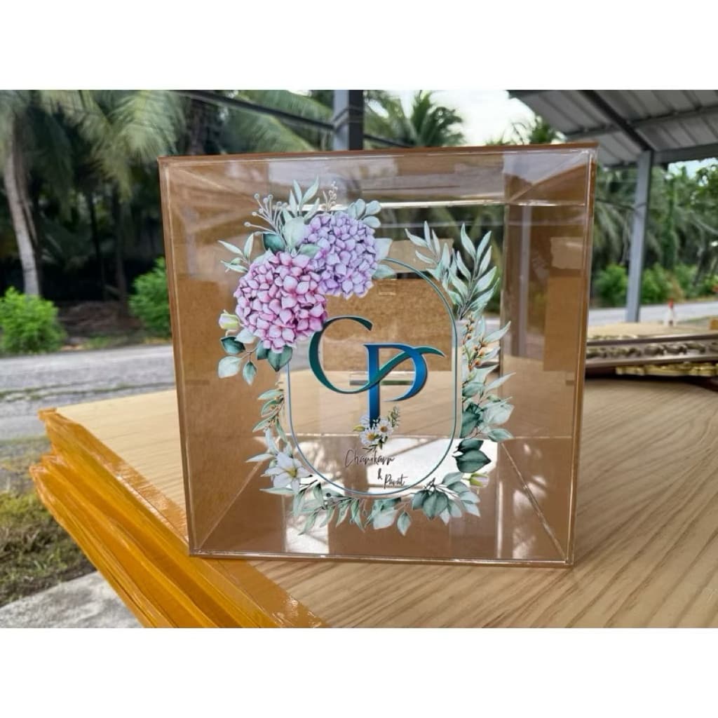 กล่องใสใส่ซองงานแต่งขนาด 20*20 ข้อความตกแต่งสกรีน UV