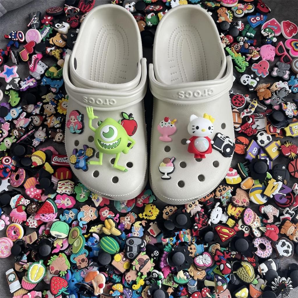 jibbitz ตัวติดรองเท้า จิ๊บบิท ตัวการ์ตูน ที่ติดรองเท้าcrocs ของตกแต่งรองเท้า จิ้บบิทรองเท้า รูปที่ 1