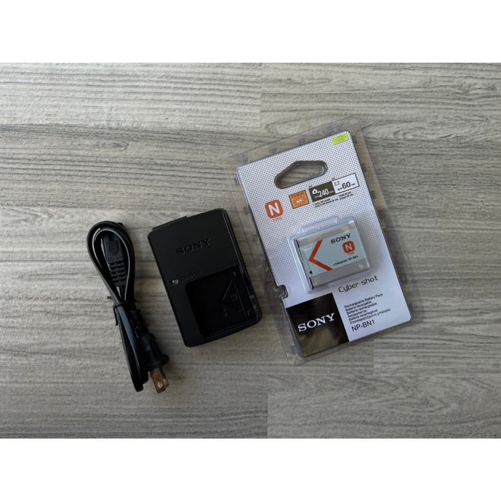 แบตเตอรี่ NP-BN1 & แท่นชาร์จกล้อง Cybershot DSC-J20 TX5 TX20 TF1 QX30 QX100 W320 W360 W570 W690 W710 W800 T99…
