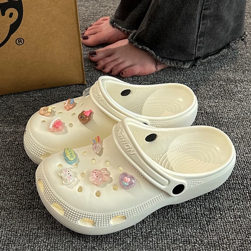 Luckkyshoes ใหม่มาแรง รองเท้าแตะหัวโตแฟชั่น ทรงสวยเข้ารูป มีรูระบายอากาศอย่างดีใส่ลุยน้ําลุยฝนได้…