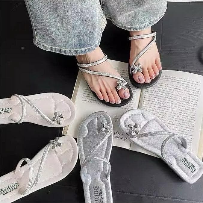 home..fashion รองเท้าแตะ สวมนิ้วโป้ง ยางPVC สายคาด ดีเทลดอกไม้เล็ก วิบวับ สําหรับผู้หญิง มีบริการส่งด่วน S-165