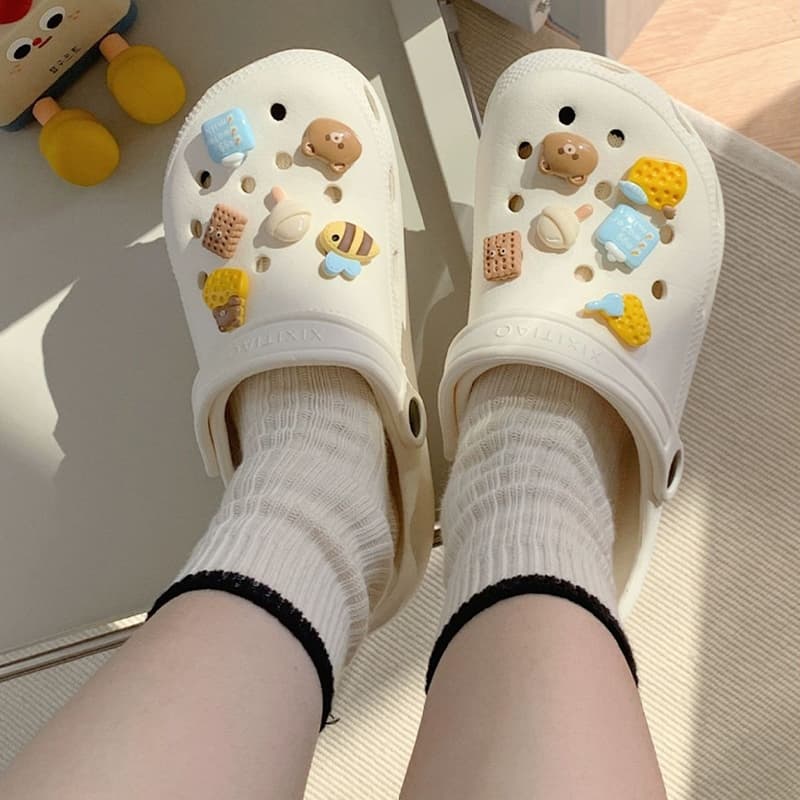 Beemory .new product รองเท้าแตะแฟชั่นหัวโต ดีไซน์ดี ทรงสวย ใครใส่ก็ดูดี รุ่นนี้แถมฟรีตัวติดด้วยนะ…