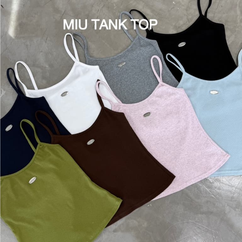 Miu tank top เสื้อสายเดี่ยวผ้าร่อง แต่งงานอะไหล่ (Size M,L) ผ้าร่องนิ่มยืดได้เยอะมากใส่สบาย AOMMKOSHOP - S124