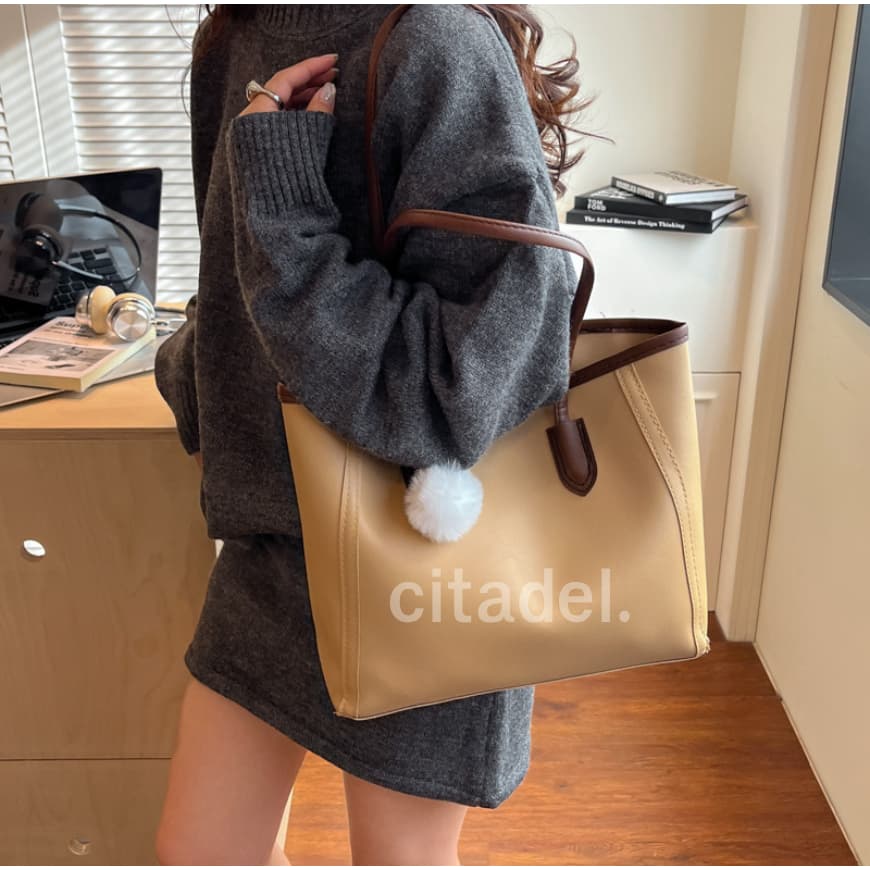 CITADEL กระเป๋าสะพายไหล่ หนังPU สีเรียบ มีให้เลือก 4สี แฟชั่น สไตล์เกาหลี มีพวงกุญแจให้ สําหรับคุณผู้หญิง…