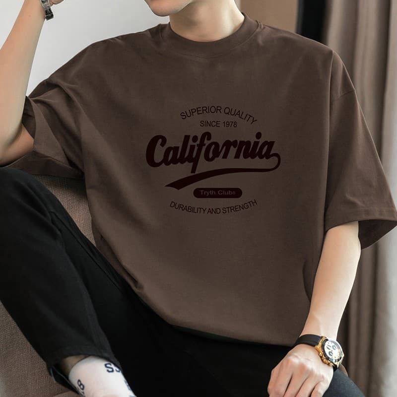 (จัดส่งตลอด 24 ชั่วโมง)Fanfei เสื้อแขนสั้นผ้าฝ้ายธรรมดาไซส์ใหญ่สําหรับผู้ชาย เสื้อปลายบนแฟชั่น สีดอักษรแขนสั้น