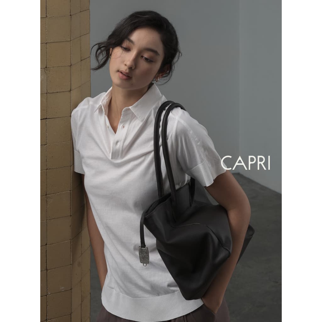 CAPRI Universal Tote กระเป๋าทรง Tote หนังวัวแท้ 100% พร้อมสายกลัดสามารถปรับเปลี่ยนทรงได้ สีขาวครีม,…