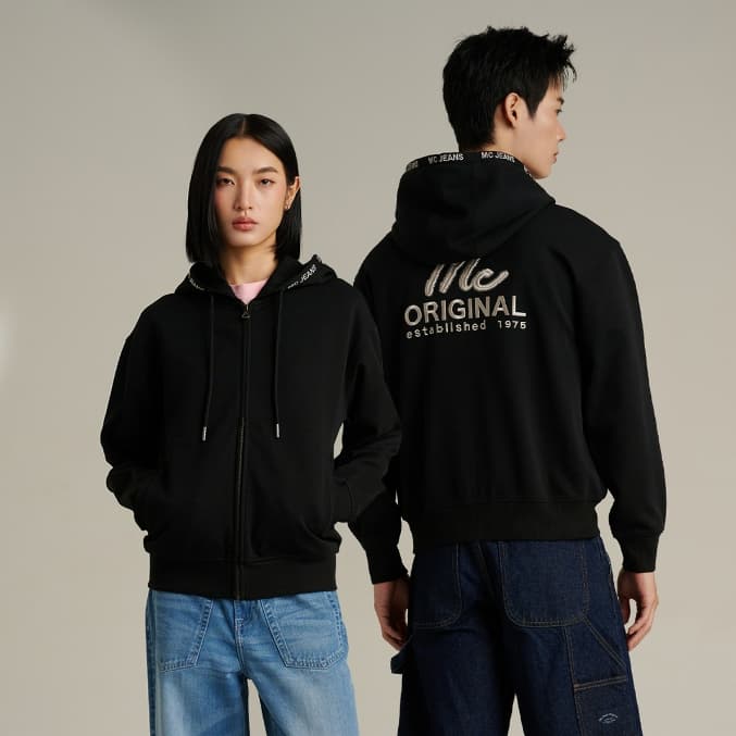 Mc JEANS (แม็คยีนส์) เสื้อกันหนาว Unisex เสื้อกันหนาวมีฮู้ด ทรงเรกูลาร์ Regular Fit Hoodies มีให้เลือก 2 สี…