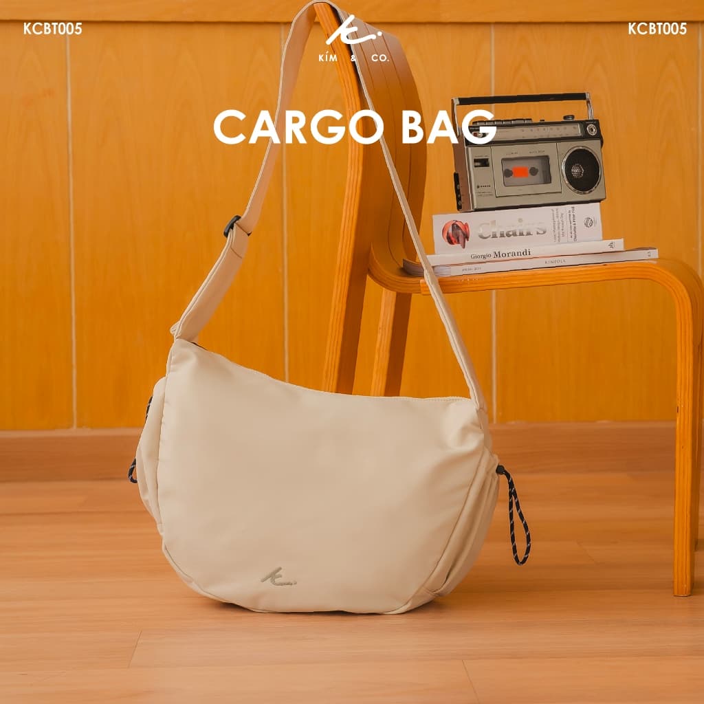 KIM&CO. ORIGINAL - CARGO BAG(KCBT005) กระเป๋า Crossbody Bag มี 5 สี ผ้าสะท้อนน้ํา