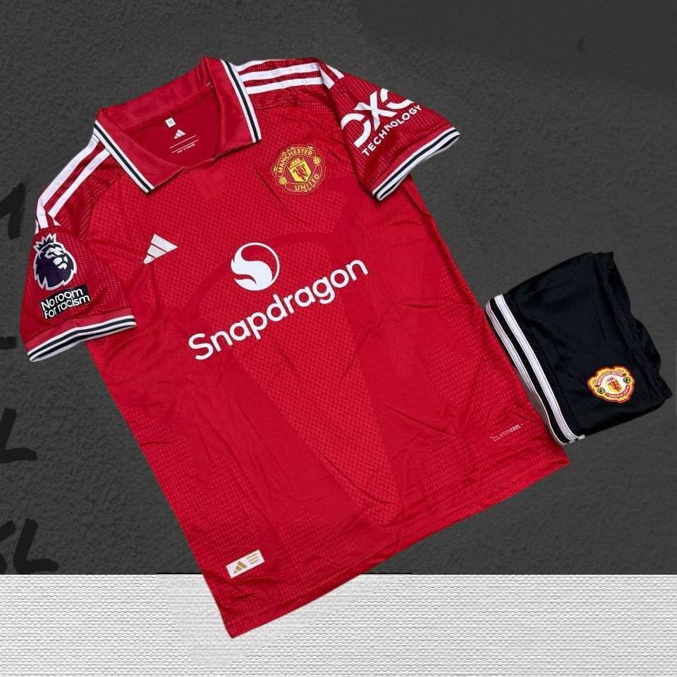 ชุดกีฬาเสื้อพร้อมกางเกงครบชุด มีขนาดM L XL เสื้อบอล เสื้อกีฬา
