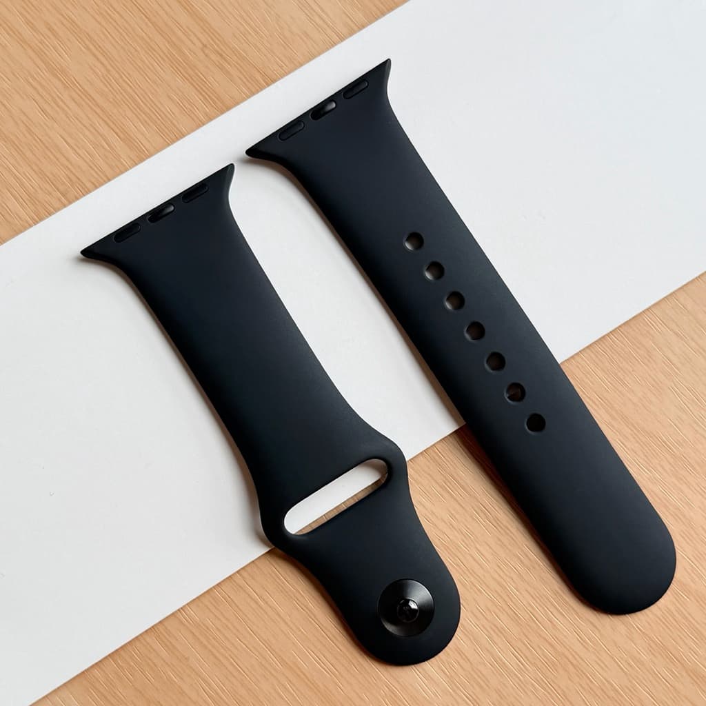 สายสั้น Black Sport Band (รุ่นใหม่ จะไม่ดําสนิทเหมือนรุ่นเก่า)มือหนึ่ง S/M มี 2 Sizeในตัวเลือกค่ะ แท้💯…