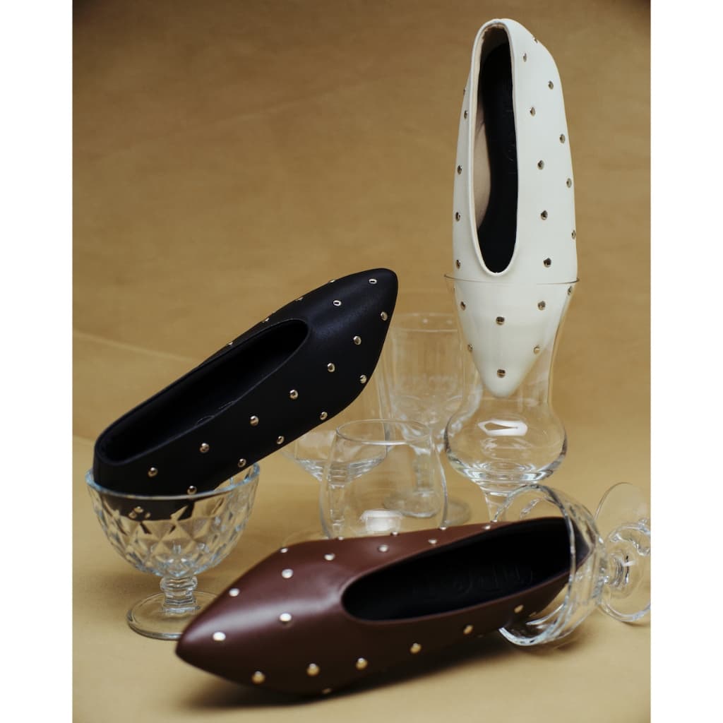 OPTP : รองเท้ารุ่น Lumè flats with silver studs (รุ่นนี้บวก 2 ไซส์จาก Size ปกติ)