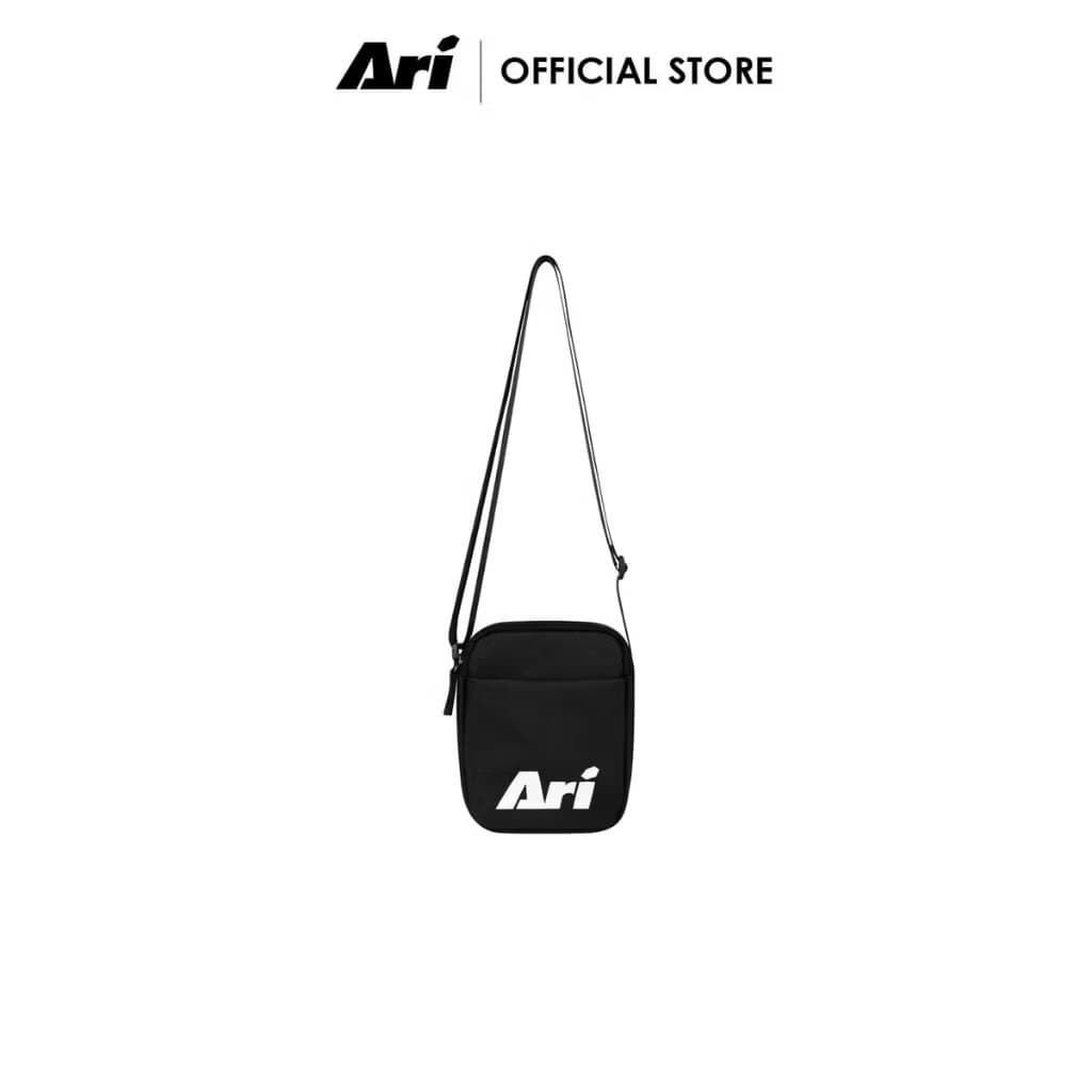 ARI ESSENTIAL POCKET BAG - BLACK (AHW1585-01) กระเป๋าสะพายข้าง อาริ ESSENTIAL POCKET สีดํา