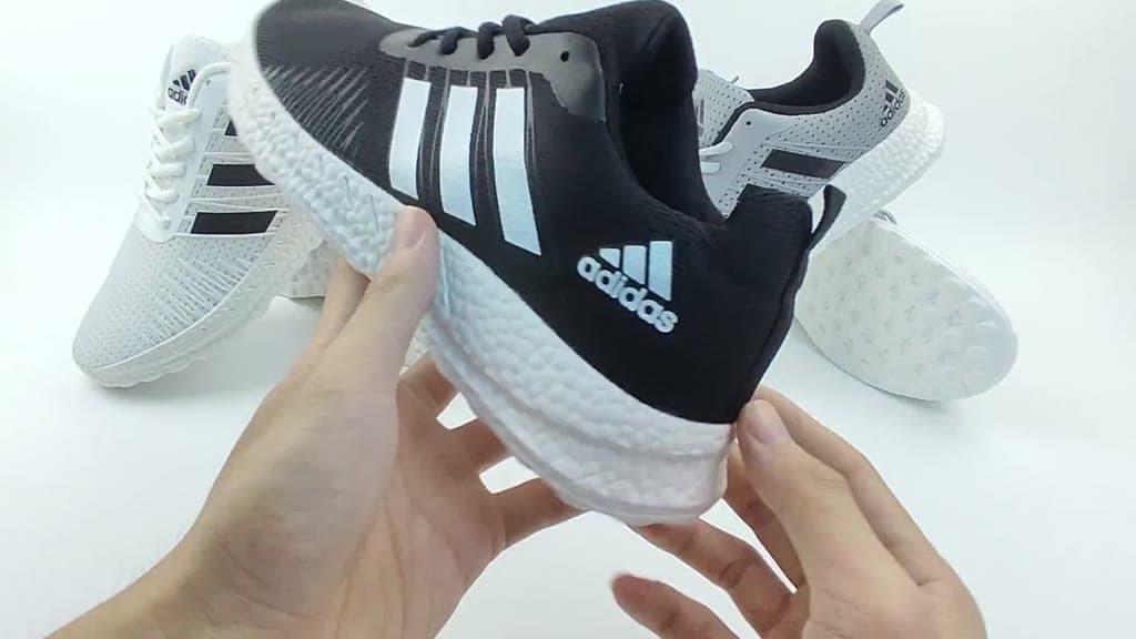การขนส่งอย่างรวดเร็ว Adidas รองเท้ากีฬา รองเท้าวิ่ง รองเท้าฝึกหัด เบาและสบายๆ EU36-EU45
