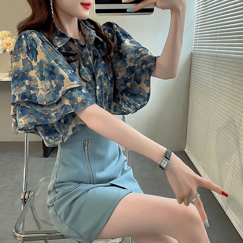 เชิ๊ตผู้หญิงผ้าชีฟองแขนสั้นมีระบายพิมพ์ลายดอกไม้สีฟ้าเสื้อผ้าแฟชั่นเสื้อเรโทรทรงหลวมลำลองฤดูร้อนเสื้อสตรีคอปกเ…