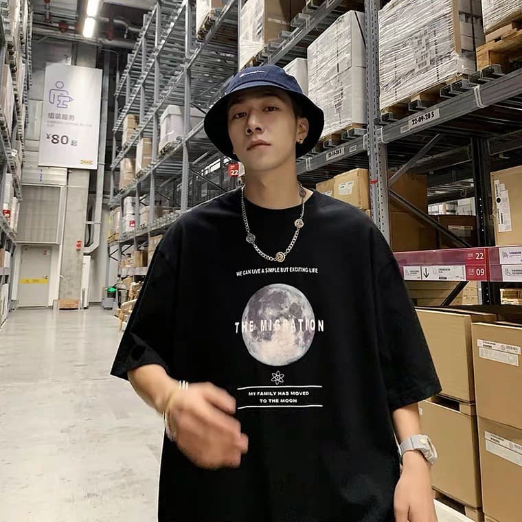 NEW เสื้อผ้าแฟชั่นผู้ชาย เสื้อยืดแนวสตรีท สุดเท่ เสื้อยืดคอกลมแขนสั้น รูปที่ 1