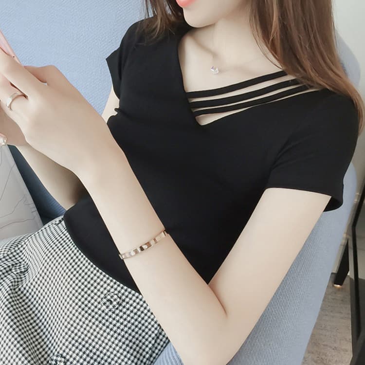 女 2025新款 โวลต์ คอ ที เสื้อผู้หญิงเสื้อผ้าแฟชั่นสีขาวด้านบนผู้หญิงสบายๆแขนสั้นผู้หญิงเสื้อยืด