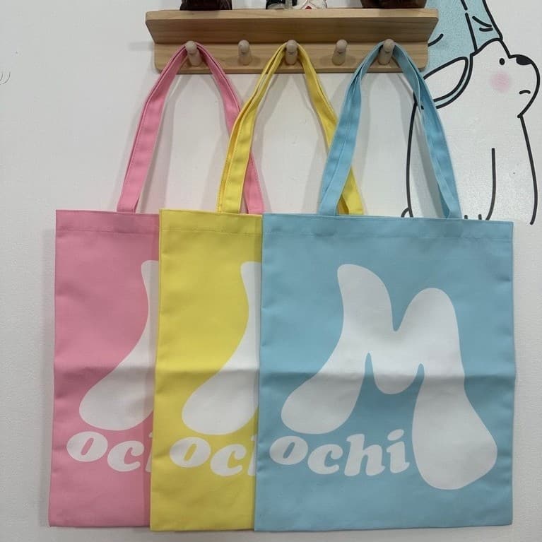 กระเป๋าผ้า Mochi xBabymonster มีลายเซ็น ภริตากับชิกิต้า ข.36*42 cm.ของพรีเมี่ยมGarnier📍ของใหม่ พร่อมส่ง รูปที่ 1
