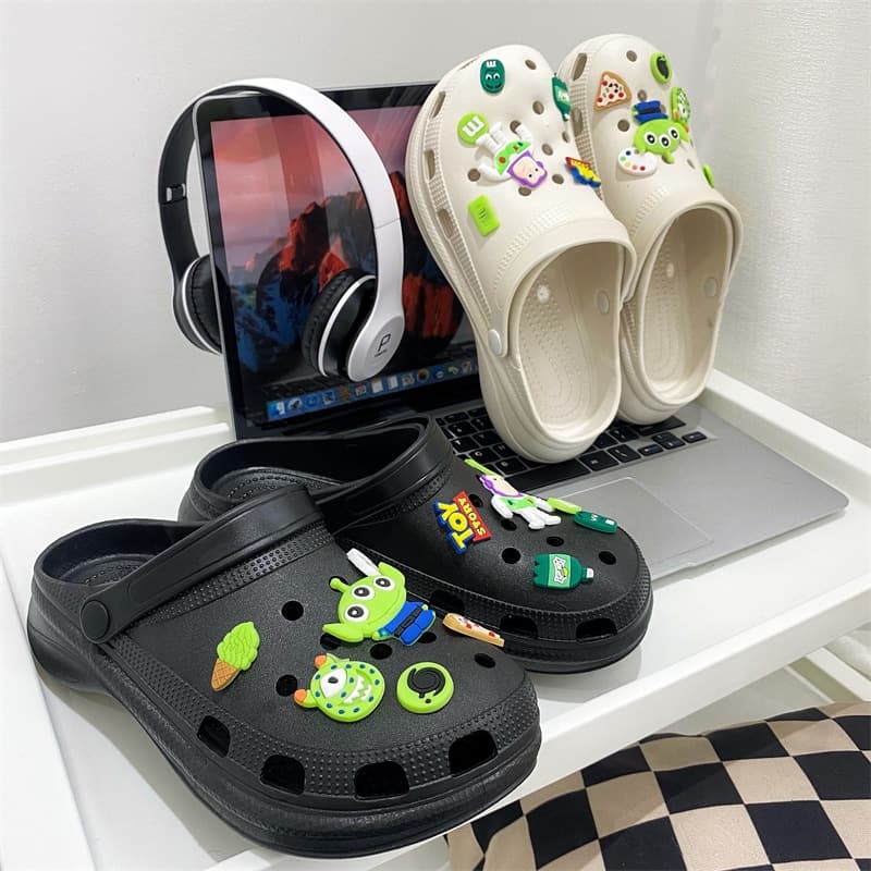 Kicks คุ้มมาก รองเท้าแตะแบบสวมหัวโตแฟชั่น ทรงสวยคุณภาพดี งานพื้นนิ่มสวมสบาย น้ำหนักเบา โทนมินิมอล…